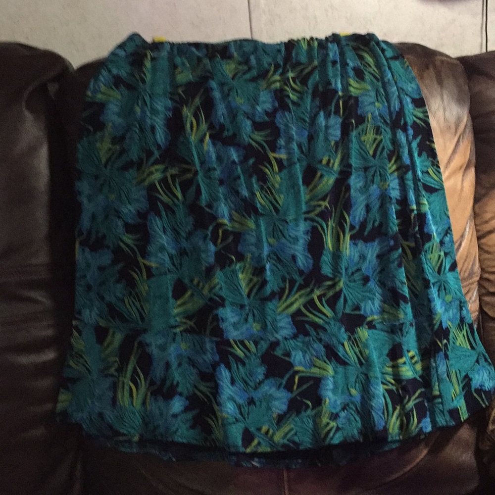 Exotic flower print skirt